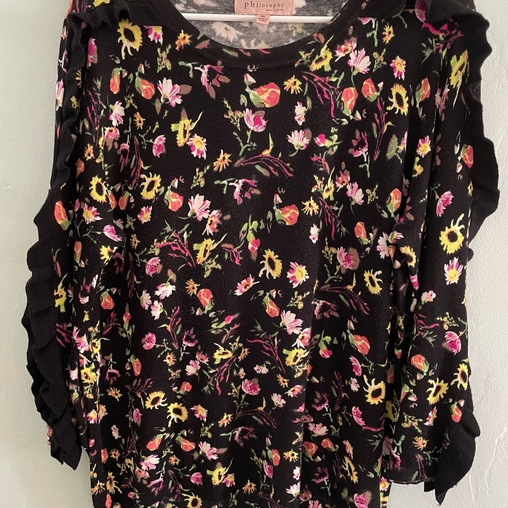 Philosophy black & floral pullover, double ruffle detail LIKE NEW